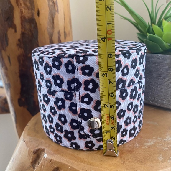 Kate Spade jewelry case - Picture 2 of 5